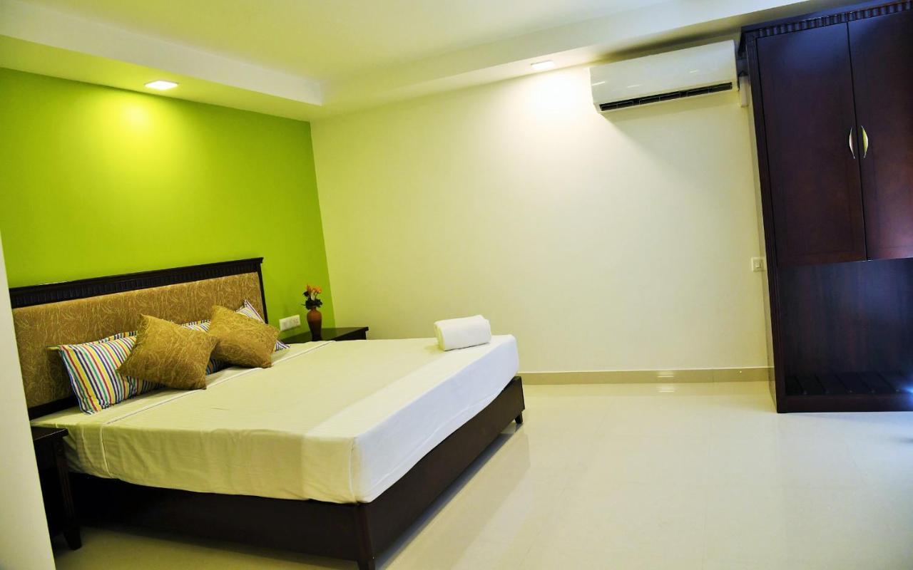 Temple Plaza Kochi Hotel Chottanikara Luaran gambar