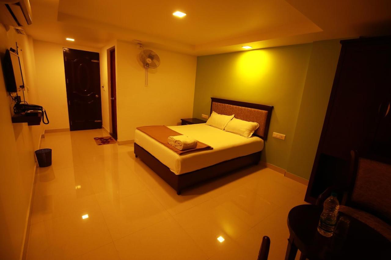 Temple Plaza Kochi Hotel Chottanikara Luaran gambar