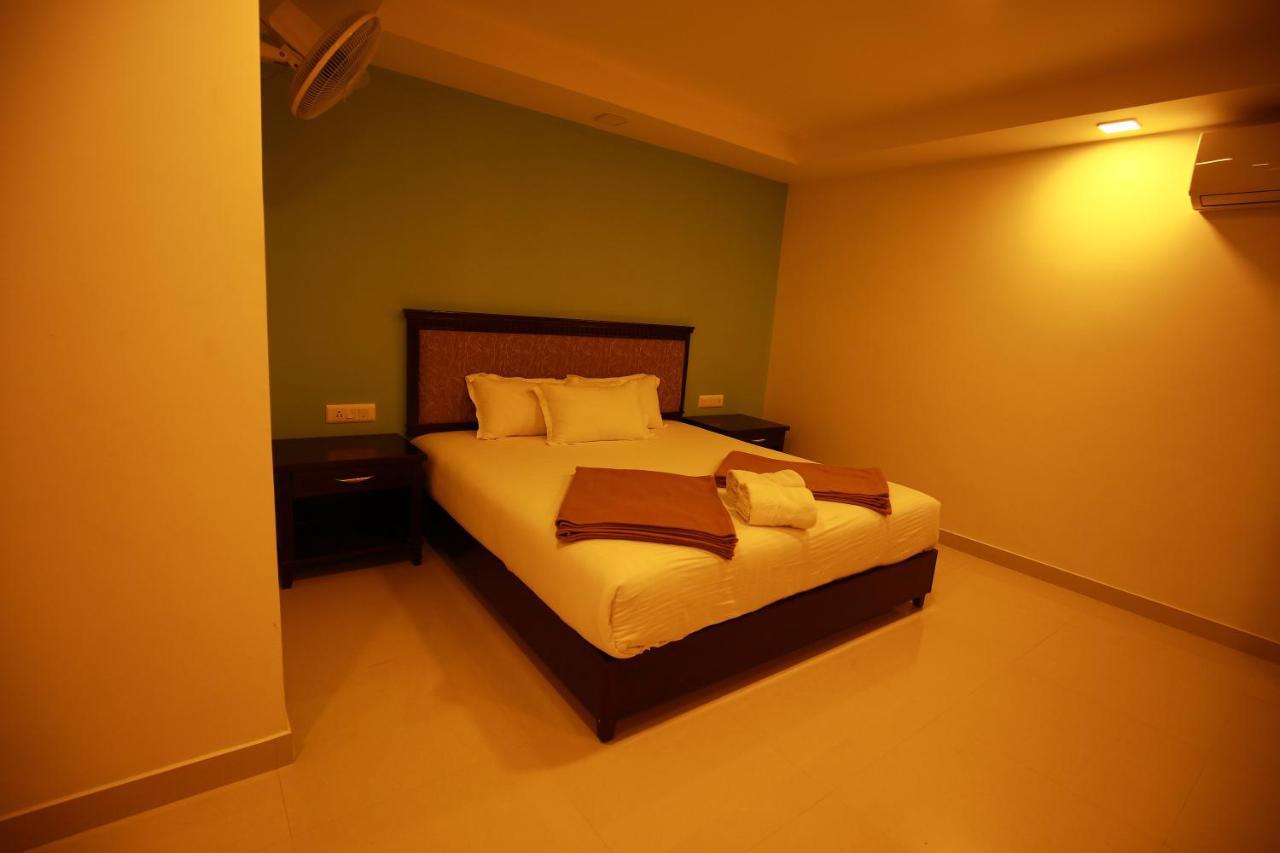 Temple Plaza Kochi Hotel Chottanikara Luaran gambar